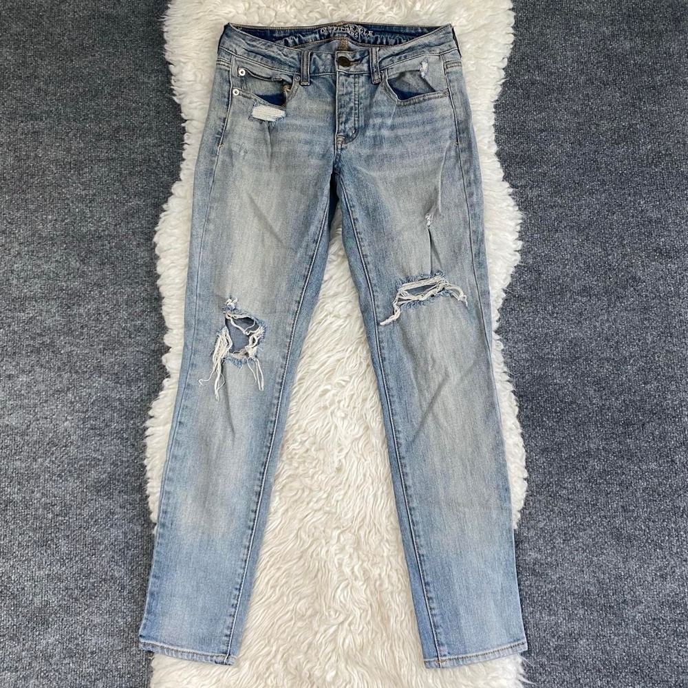 AMERICAN EAGLE LIGHT BLUE DISTRESSED BUTTON FLY BOY JEAN DENIM MID RISE